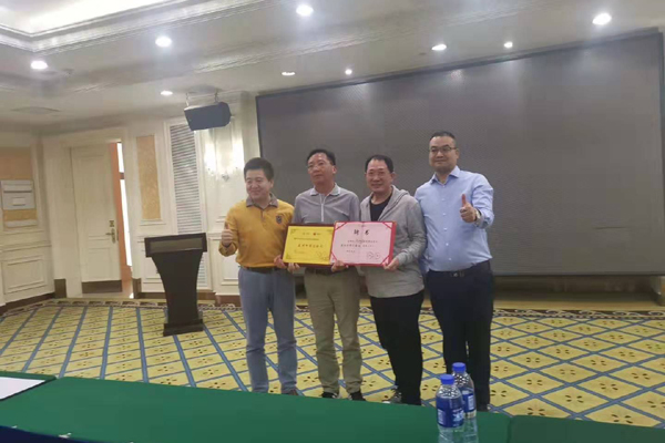祝贺江苏JBO竞博官网是什么董事长当选“十大牛商”，追梦的心永不老